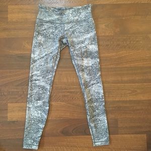 lululemon athletica Pants - Like new lululemon wunder under lululemon athletica Pants - Like new lululemon wunder under
